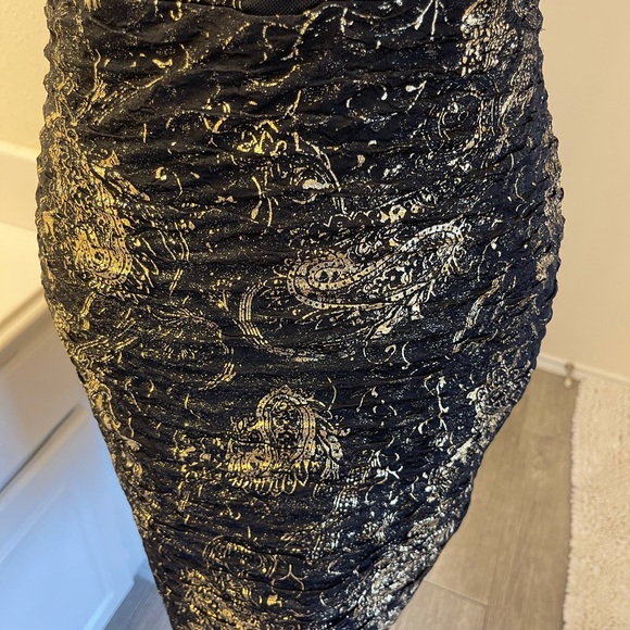 Black and Gold Dress - Picture 3 of 9